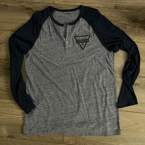 Express men’s baseball style tee. Size large